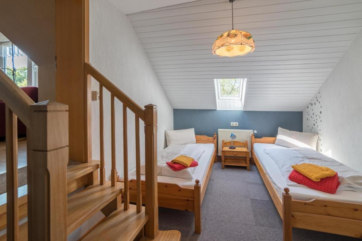 Ferienwohnung Friesenhof Janssen - Urlaub auf dem Bauernhof Neuharlingersiel Exterior foto
