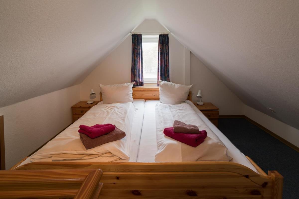 Ferienwohnung Friesenhof Janssen - Urlaub auf dem Bauernhof Neuharlingersiel Exterior foto