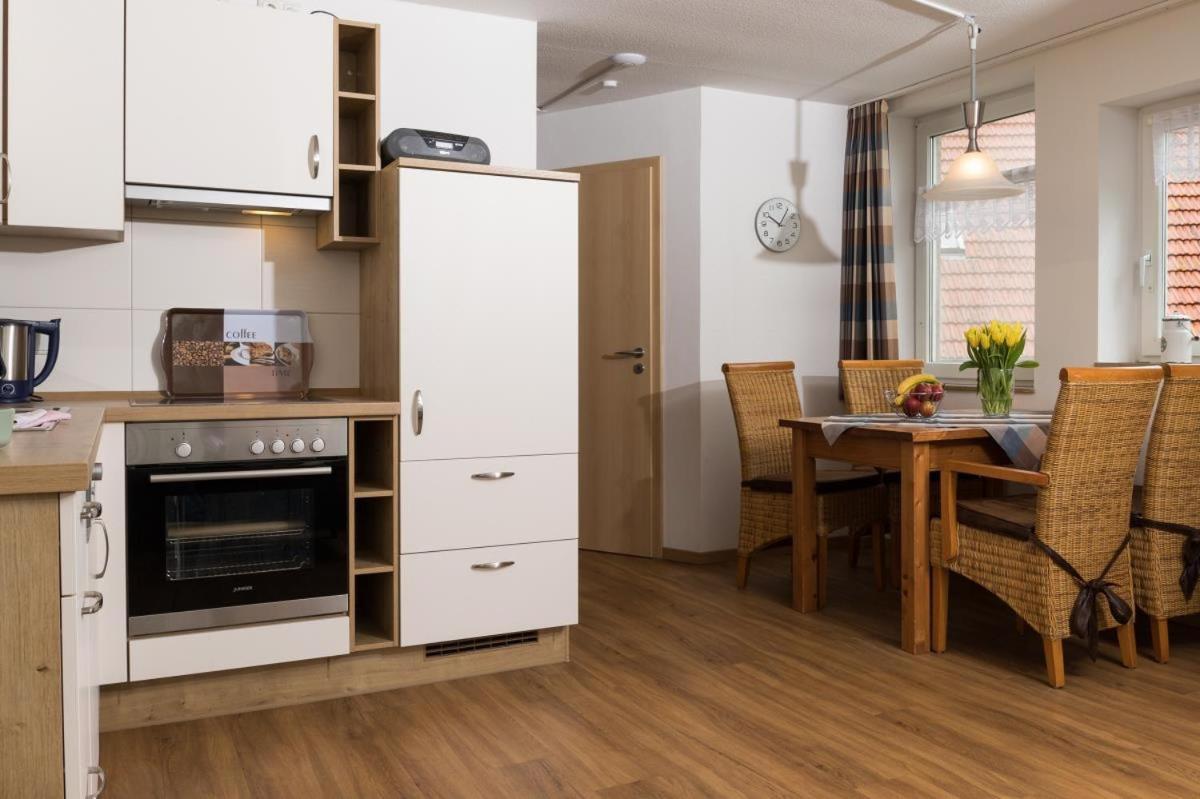 Ferienwohnung Friesenhof Janssen - Urlaub auf dem Bauernhof Neuharlingersiel Exterior foto