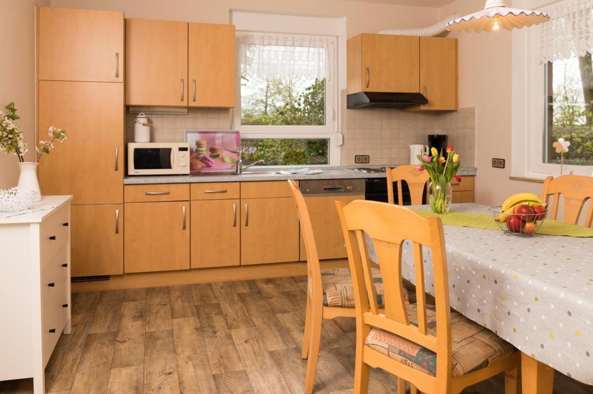 Ferienwohnung Friesenhof Janssen - Urlaub auf dem Bauernhof Neuharlingersiel Exterior foto