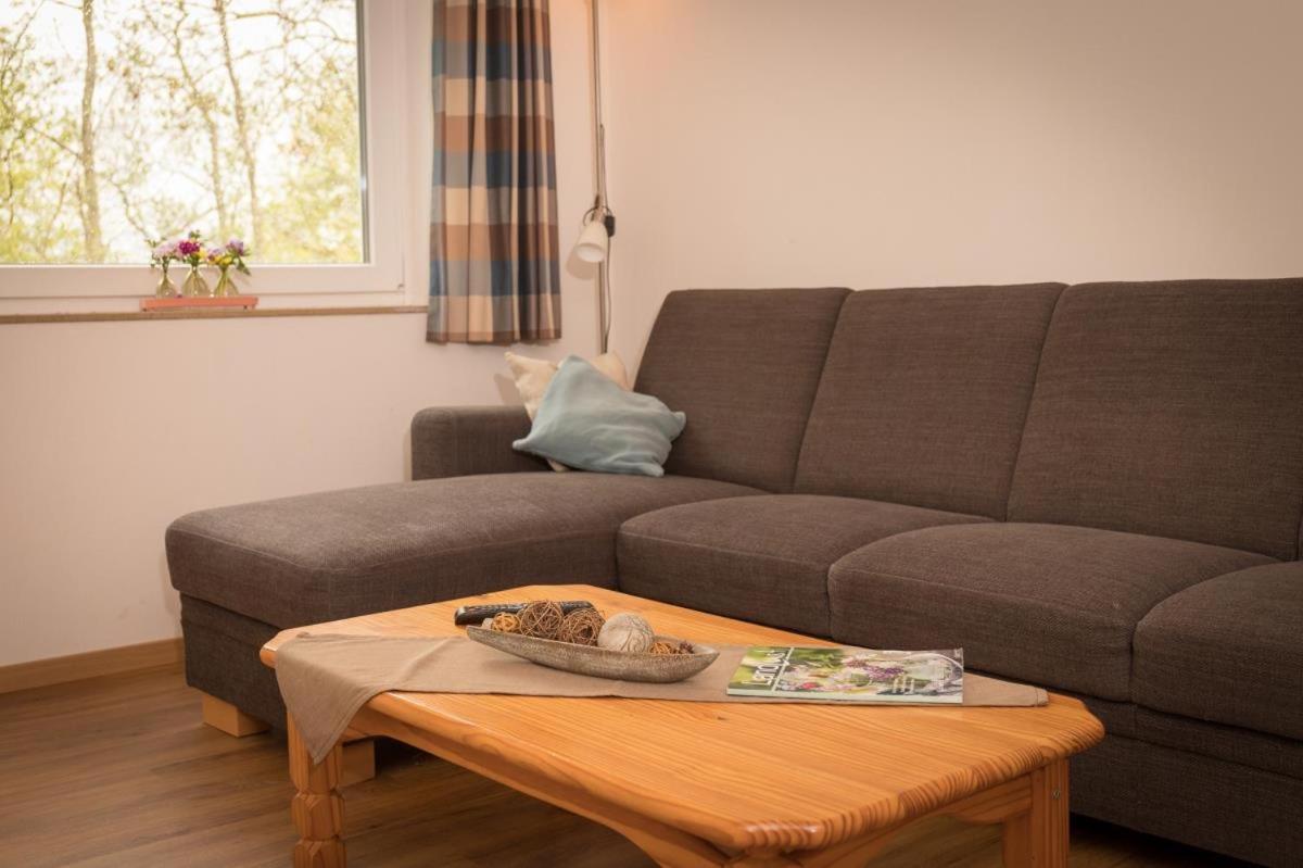 Ferienwohnung Friesenhof Janssen - Urlaub auf dem Bauernhof Neuharlingersiel Exterior foto