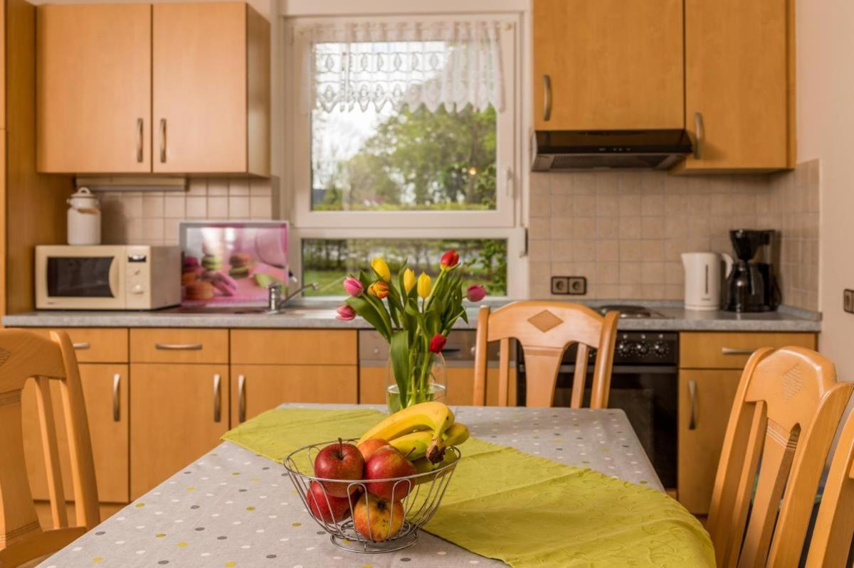 Ferienwohnung Friesenhof Janssen - Urlaub auf dem Bauernhof Neuharlingersiel Exterior foto