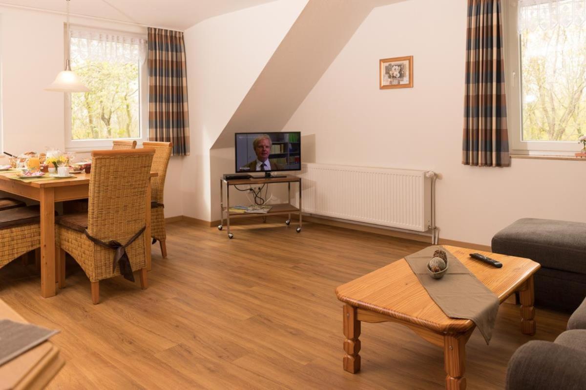 Ferienwohnung Friesenhof Janssen - Urlaub auf dem Bauernhof Neuharlingersiel Exterior foto