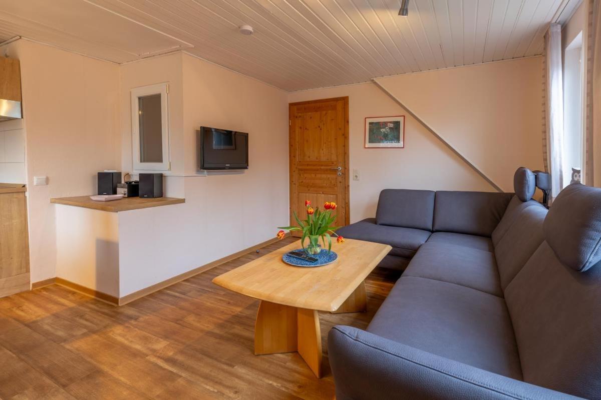 Ferienwohnung Friesenhof Janssen - Urlaub auf dem Bauernhof Neuharlingersiel Exterior foto