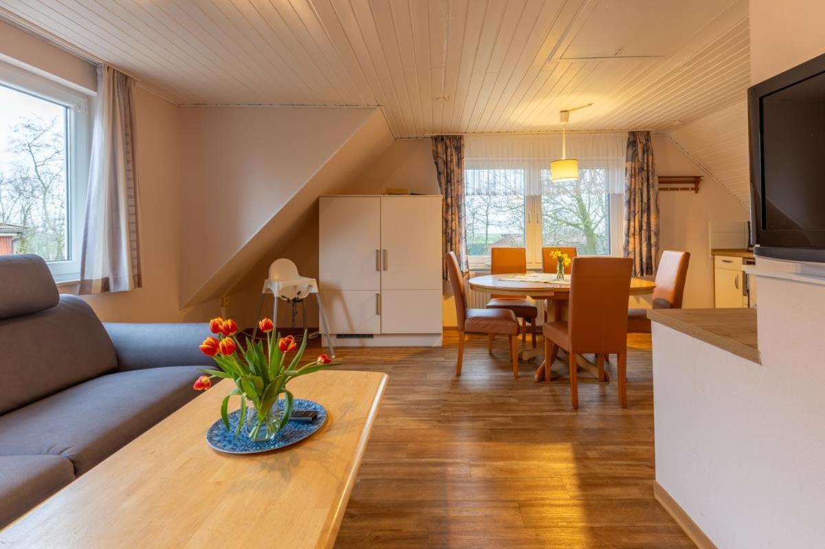 Ferienwohnung Friesenhof Janssen - Urlaub auf dem Bauernhof Neuharlingersiel Exterior foto